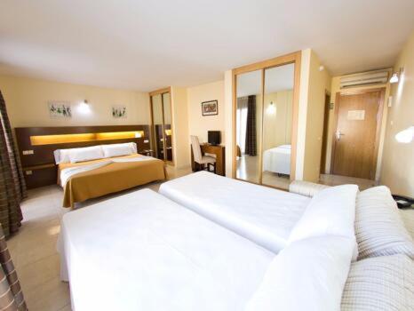 Hostal San Marcos San Martín de la Vega Exterior photo