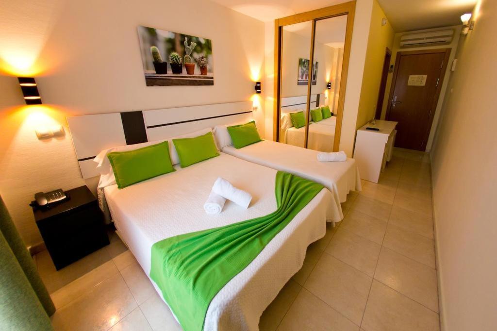 Hostal San Marcos San Martín de la Vega Exterior photo